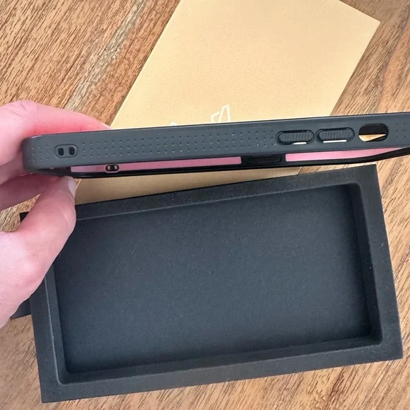 BURGA Iphone 14 Pro Max Elite MagSafe Case Vintage Edition - Picture 6 of 7